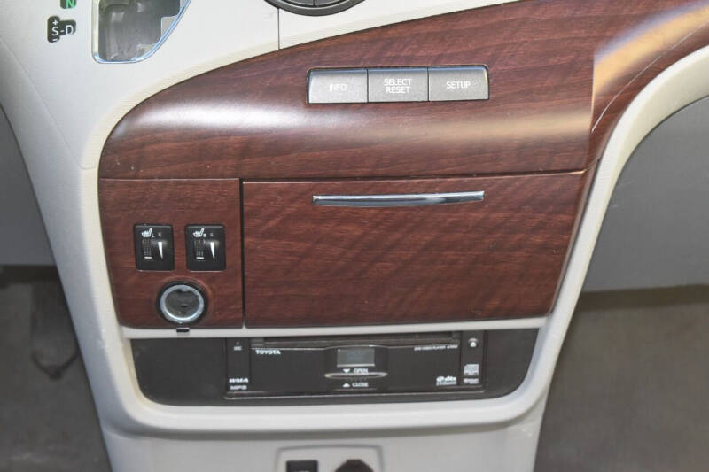 2014 Toyota Sienna XLE 7-Passenger