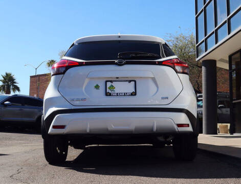 2023 Nissan Kicks SR