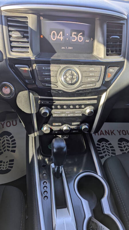 2019 Nissan Pathfinder SV