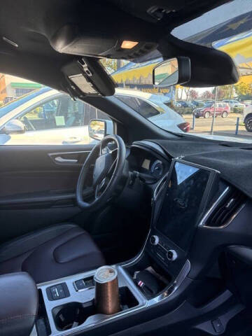 2022 Ford Edge Titanium