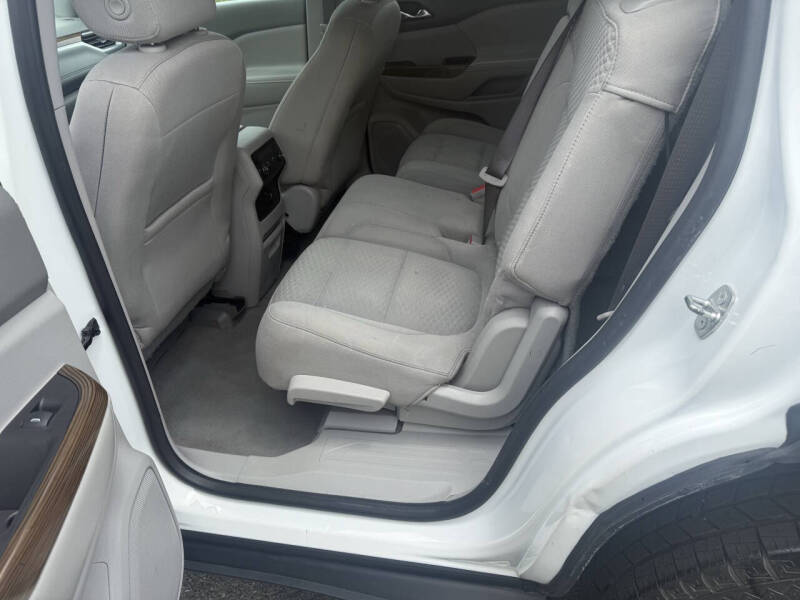 2017 GMC Acadia SLE-1