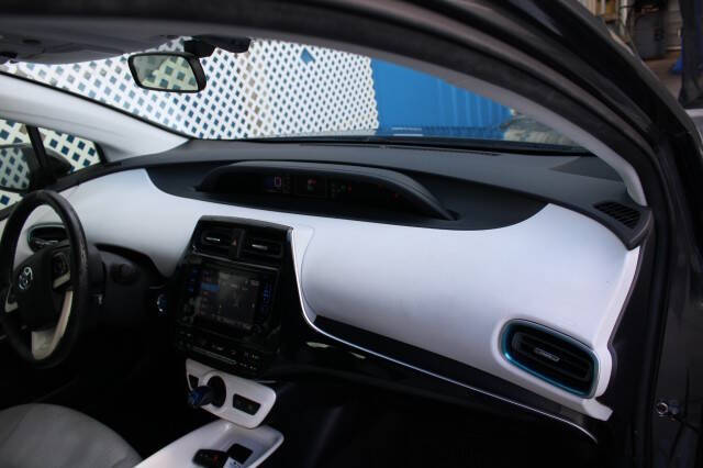 2016 Toyota Prius Three