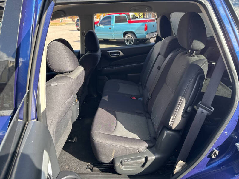 2019 Nissan Pathfinder S