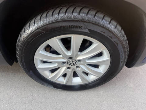 2009 Volkswagen Tiguan SE 4Motion