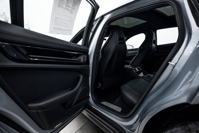 2025 Porsche Panamera 4