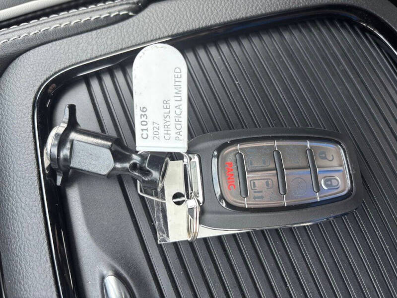 2027 Chrysler Pacifica Limited