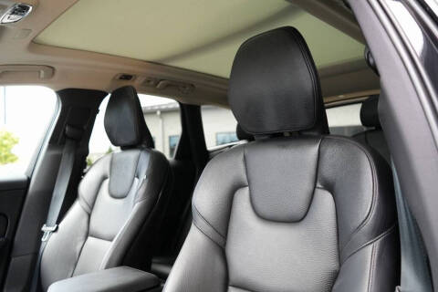 2021 Volvo XC60 Recharge T8 Inscription Expression