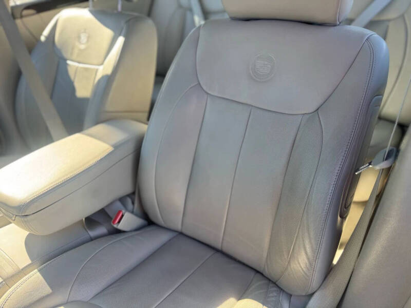 2011 Cadillac DTS Luxury Collection