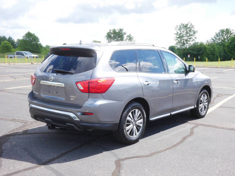 2020 Nissan Pathfinder SL