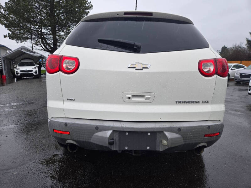 2011 Chevrolet Traverse LTZ