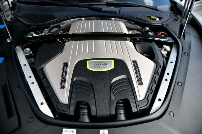 2018 Porsche Panamera Turbo S E-Hybrid