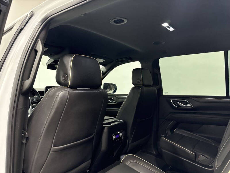 2023 GMC Yukon XL SLT