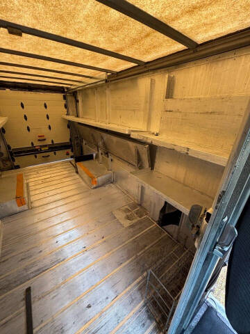 2004 Freightliner MT45 Chassis