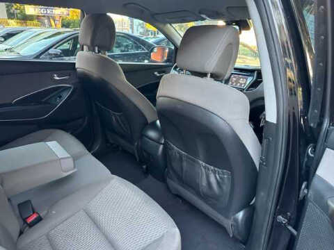 2017 Hyundai Santa Fe SE