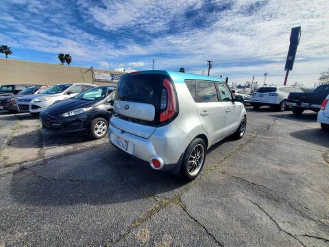 2016 Kia Soul +