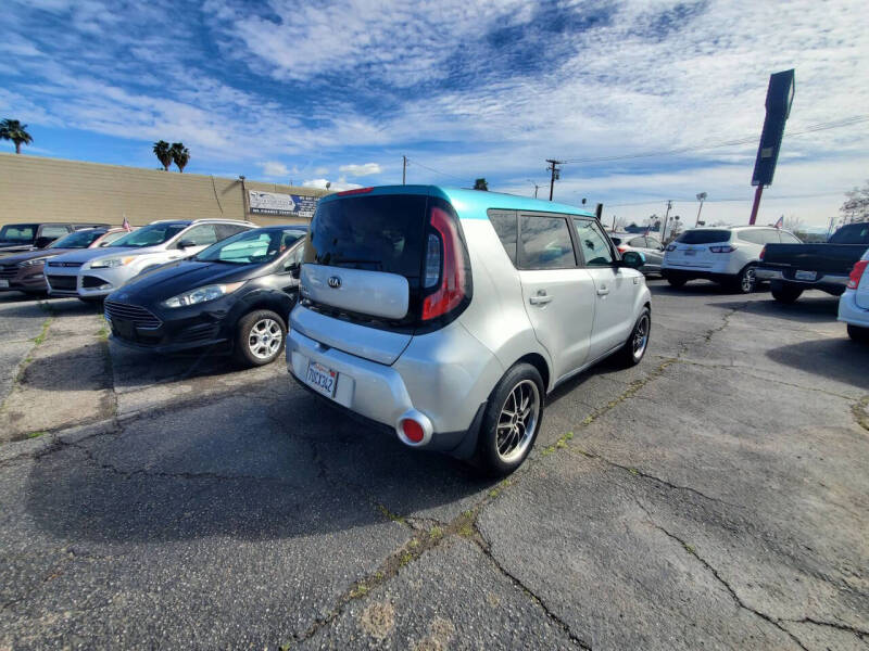 2016 Kia Soul +