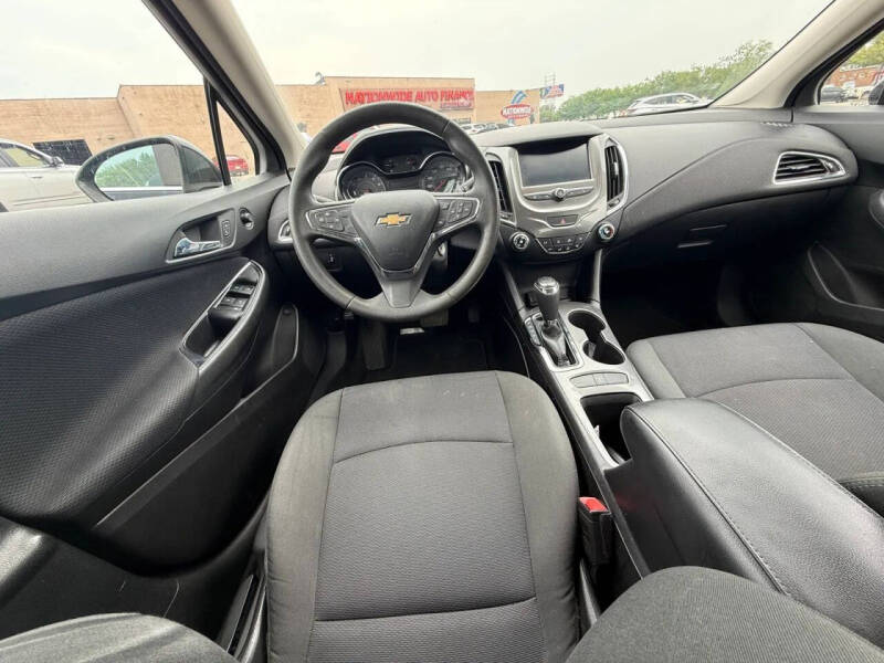 2017 Chevrolet Cruze LT Auto