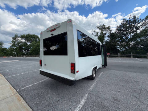 2018 Ford E-450