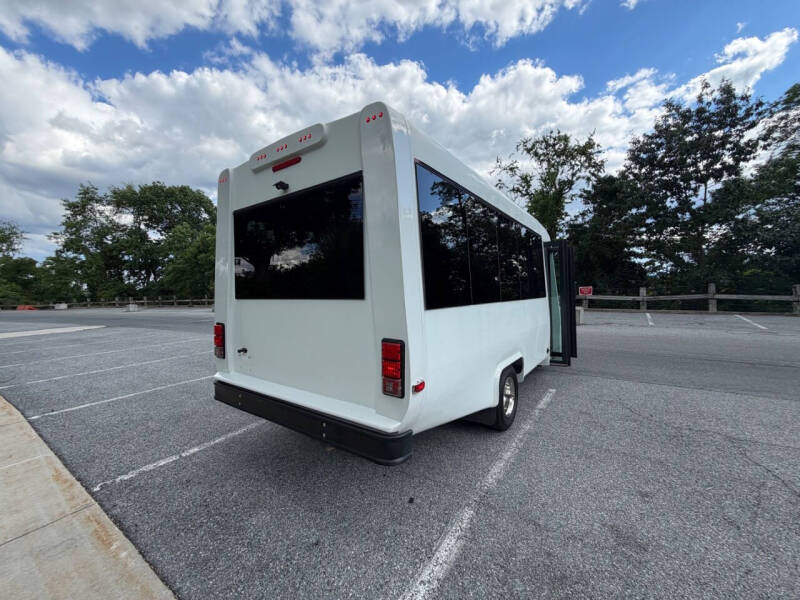 2018 Ford E-450