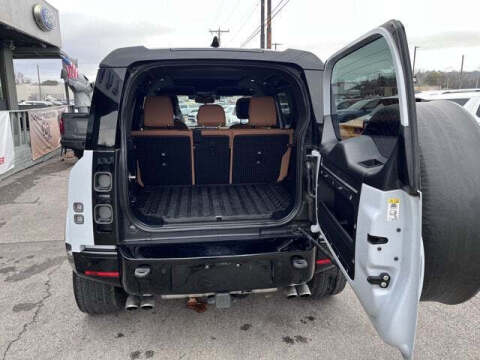 2023 Land Rover Defender 110 V8