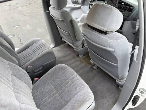 1998 Toyota Sienna LE