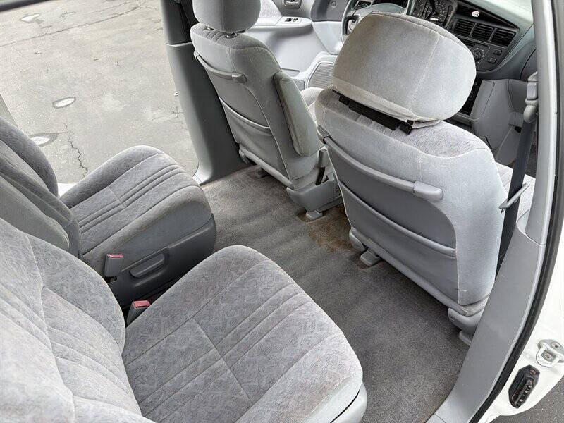 1998 Toyota Sienna LE