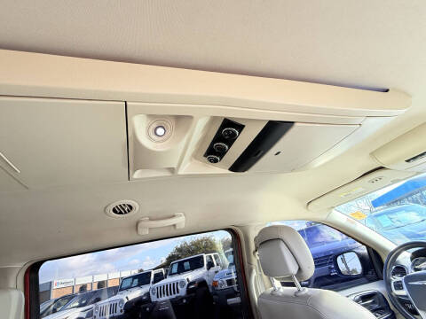 2012 Chrysler Town and Country Touring