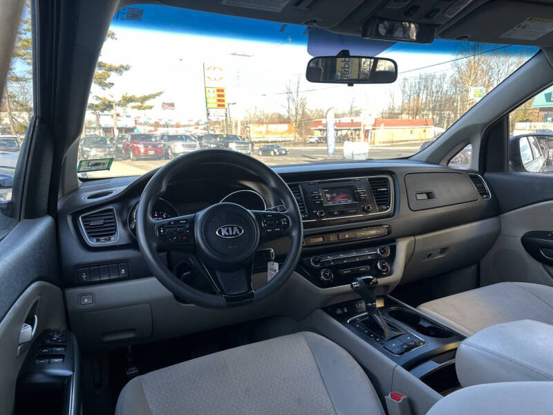 2016 Kia Sedona LX