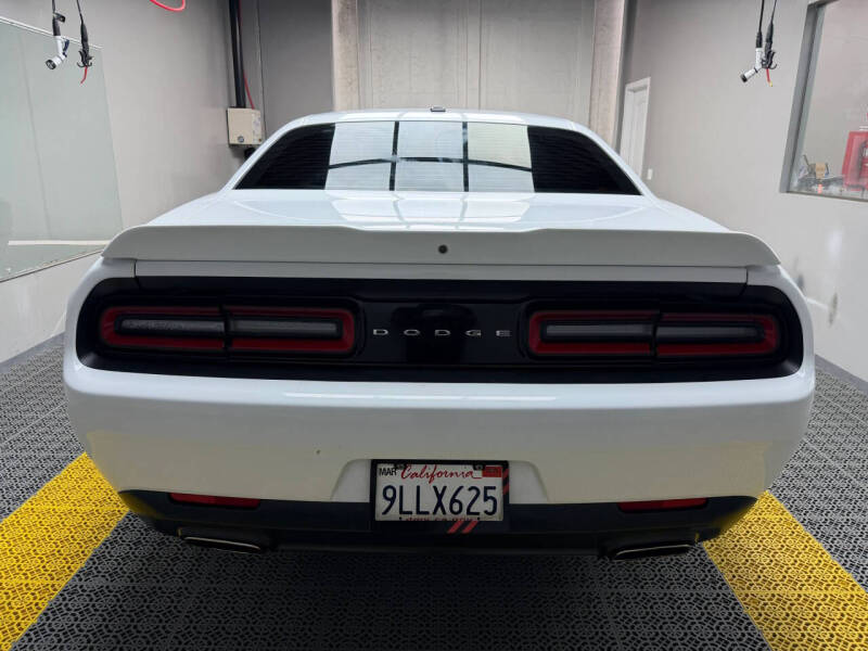 2020 Dodge Challenger SXT