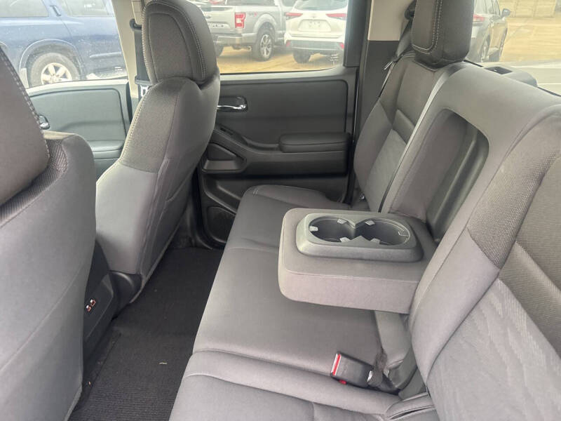 2024 Nissan Frontier SV