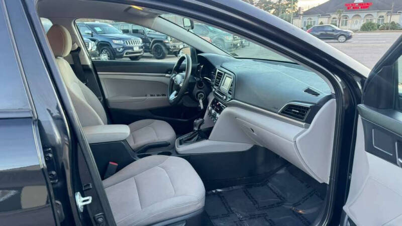 2020 Hyundai Elantra SE