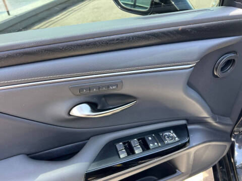 2022 Lexus ES 350
