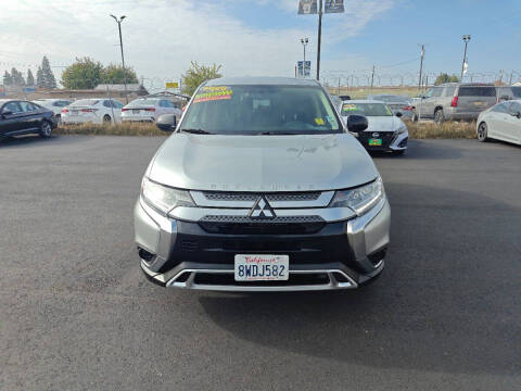 2020 Mitsubishi Outlander ES