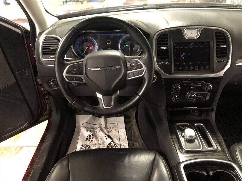 2017 Chrysler 300 Limited