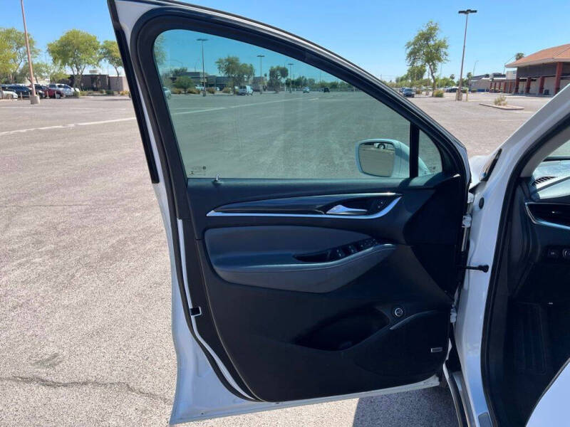 2020 Buick Enclave Essence