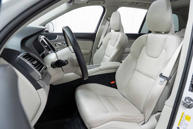 2023 Volvo XC90 B6 Plus Bright Theme 7P