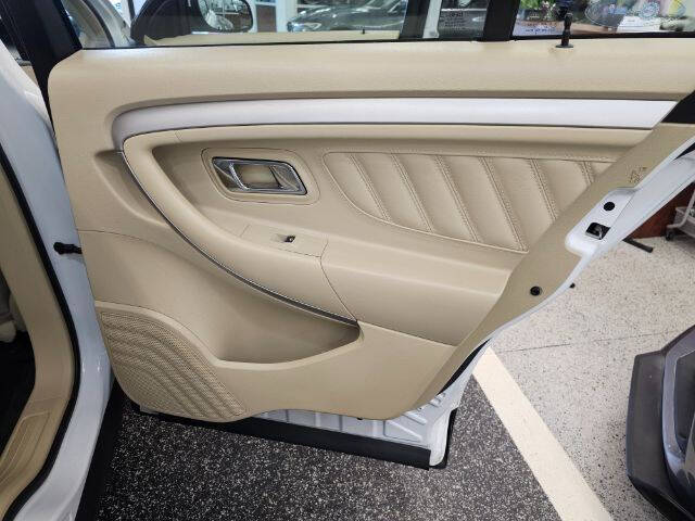 2017 Ford Taurus SEL