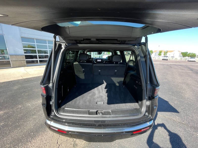 2023 Jeep Wagoneer L Series III