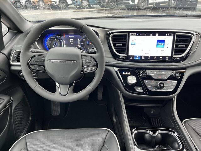 2027 Chrysler Pacifica Limited