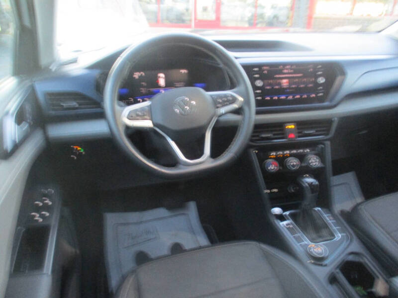 2023 Volkswagen Taos SE 4Motion