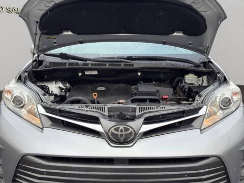 2020 Toyota Sienna XLE Premium 8-Passenger
