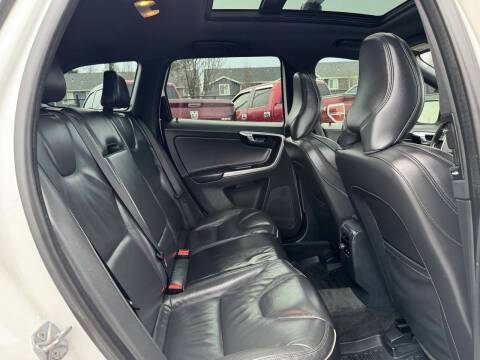 2016 Volvo XC60 T6 Drive-E R-Design Platinum