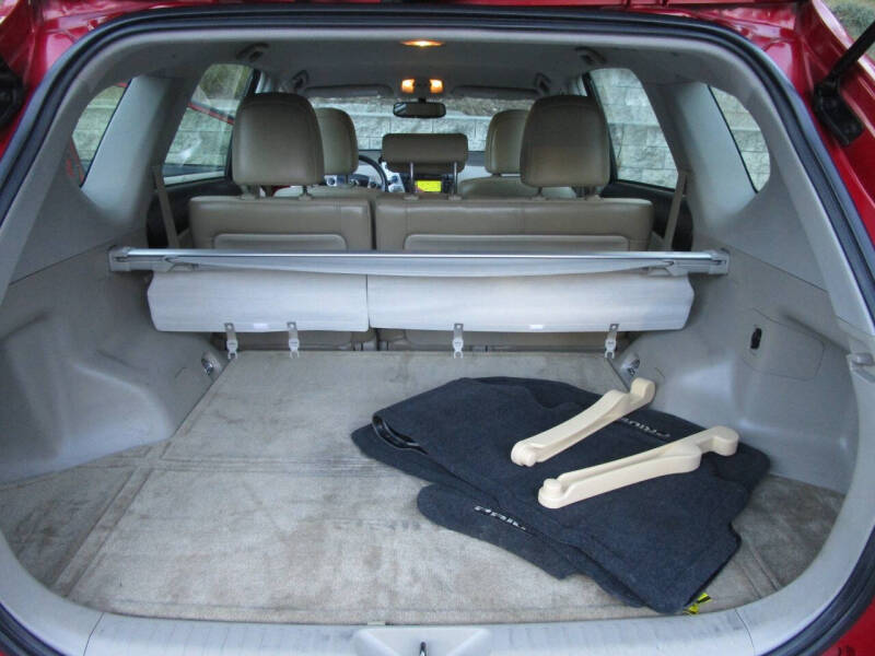 2014 Toyota Prius v Three