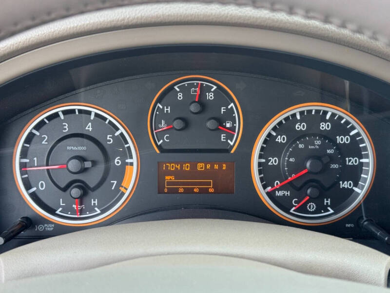 2013 Nissan Armada SV