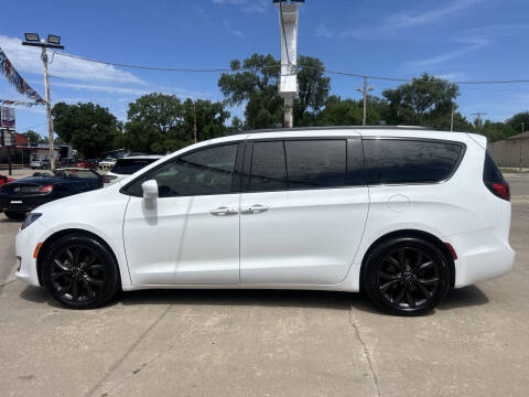 2018 Chrysler Pacifica Touring L Plus