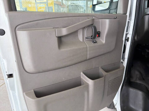 2023 GMC Savana 2500