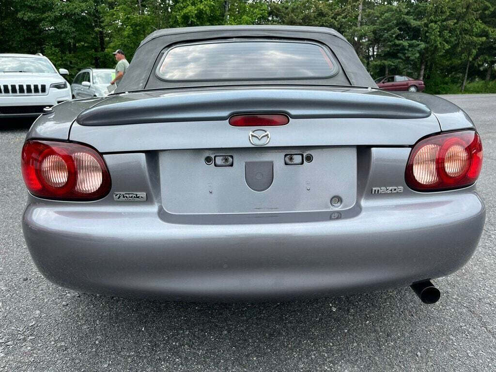 2002 Mazda MX-5 Miata 6
