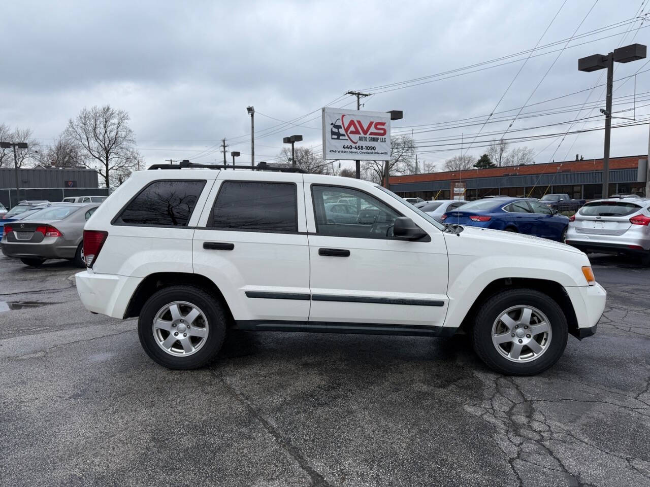 2009 Jeep Grand Cherokee Laredo photo 8