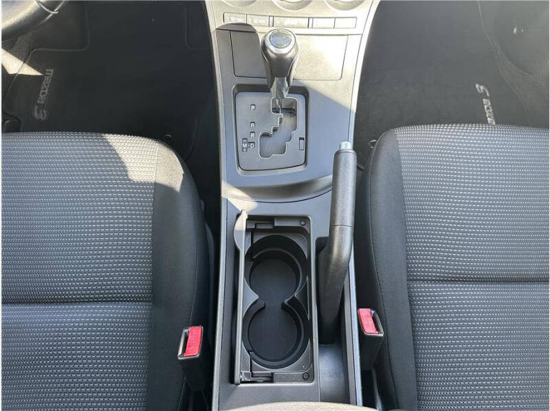 2013 Mazda MAZDA3 i Touring