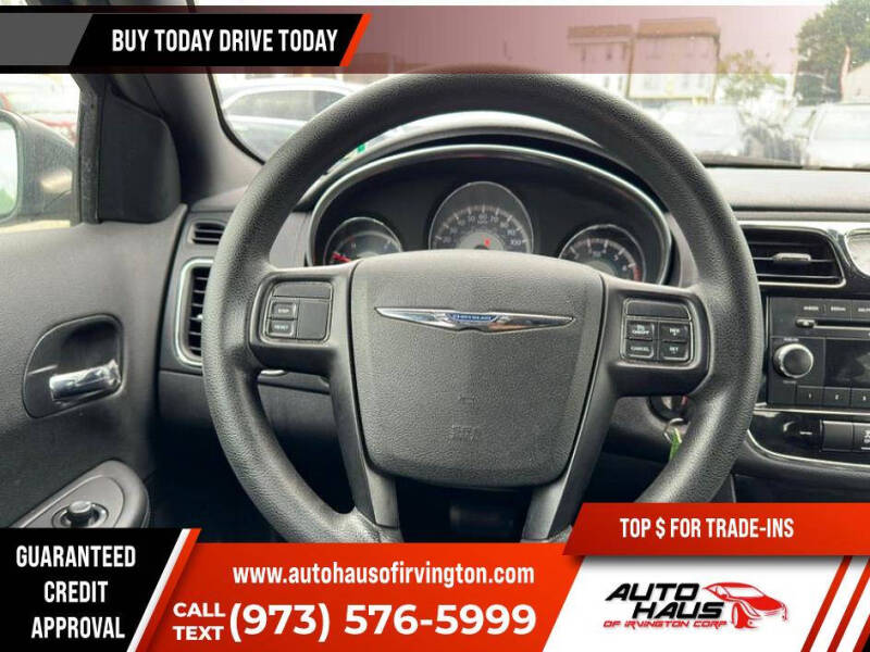 2012 Chrysler 200 LX